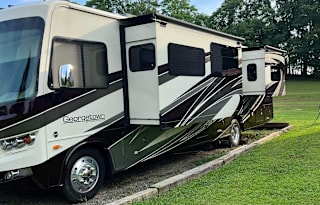 2018 Forest River Georgetown HAL857
