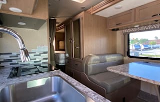 2019 Thor Motor Coach Four Winds 24F