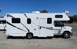 2019 Thor Motor Coach Majestic 23A