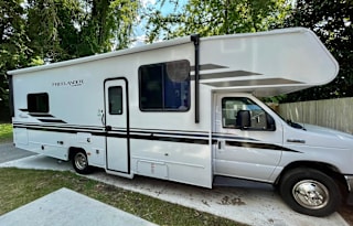 2022 Coachmen RV Freelander