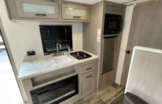2024 Coleman Lantern  17B - Sleeps 5