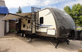 2012 Crossroads Sunset Trail Reserve 31' with 3 bunks