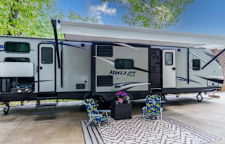 2020 Bullet 330BHS Full Bunks+ 2 Baths