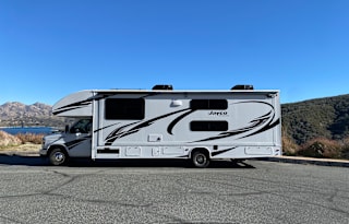 2022 Jayco Redhawk Sleeps 9 With Bunk Beds & Solar