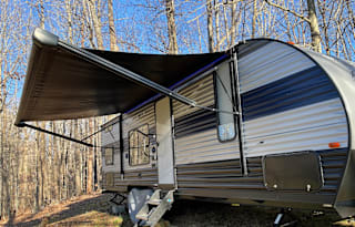 Happy Camper 2021 Forest River Cherokee Grey Wolf