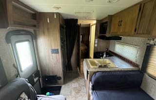 Family RV + Free E-Bike! 2017 Coachmen 27QB