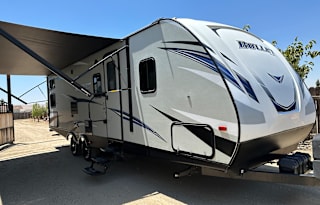 32ft Keystone Bullet. Sleeps 8!
