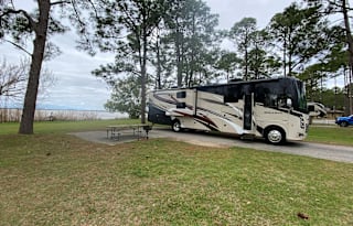 Sleeps 8 ~ 2 FULL baths! - FINDING CLARA-T!