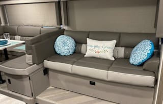 2021 SALEM LITE CRUIESER TRAVEL TRAILER