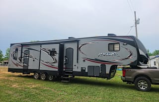Vengeance Toyhauler Sleeps 7