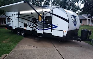 2019 Toy Hauler - Generator & Solar!