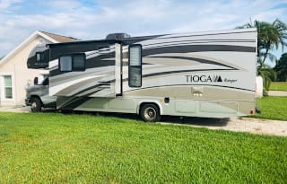 31' Spacious - 6 person RV for Children & Pets 8-)