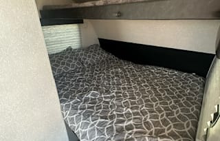 Cozy Camper for 3-4 Adventurers! Pet Friendly!