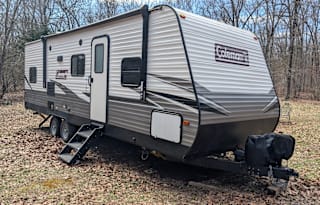 Dogwood - Coleman Lantern 262BH - Sleeps 8