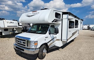 31MB Coachmen Motorhome