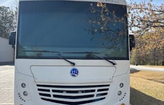 Travel with Ease & Comfort! Pets welcome