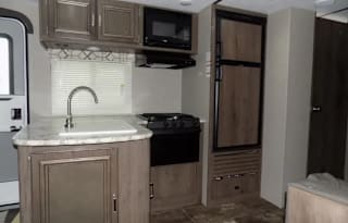 Family friendly with HUGE Bunkroom!!