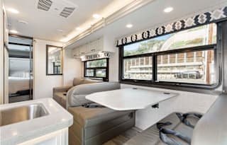 NEW 2022 - 5 star RV Legendary Adventures -⭐⭐⭐⭐⭐