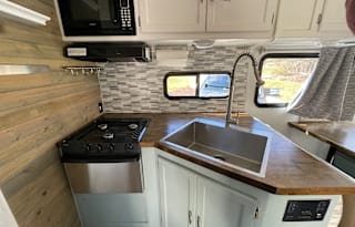 "Betty White" 2014 Coachmen Freelander 30'