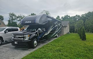 Sakari &Sunnys smooth pet friendly Super C Rental