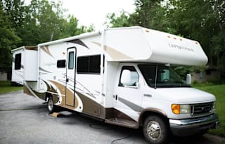 RV 32 ft long