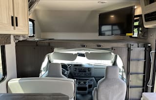 SPECIAL SUMMER PRICING!! 2021 Class C Sunseeker
