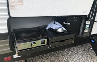 Great family camper with room