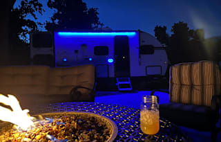Light & EASY TO TOW w/Bunk Beds, Sleeps 6  Easily