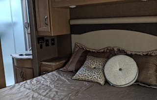 Class A Thor Ace BUNKHOUSE - DELIVERY