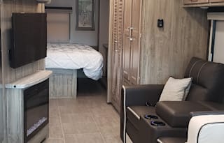 2021 Encore 325SS - Fully Stocked,Great for Parks