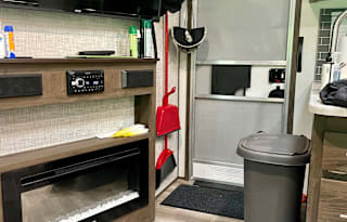 Pet Friendly and Kid Approved Spacious Camper