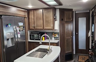Bunk house! Sleep up to 10, Spacious, Pet Friendly