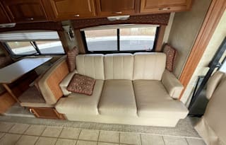 2011 Monaco Riptide 33ft w/2 slide outs