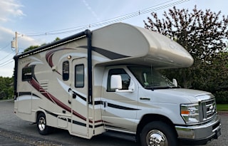 2016 Thor Motor Coach Chateau 22E