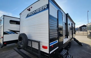 8 Person Beautiful 2023 Heartland Pioneer