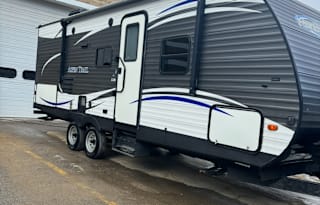 Drew Crew Camper rental