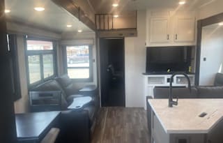 2023 Jayco Seismic 395