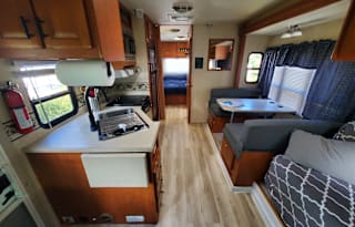 Forester Motorhome 31ft, Generator, Slide-out
