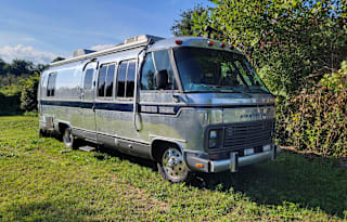 "Zephyr", Your Glamping Getaway