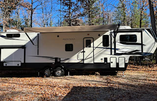 2022 Keystone RV Montana High Country 377FL