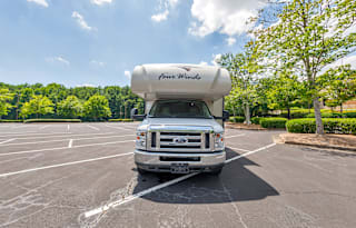 "Fourwinds Funhaus" - 6 bed Bunkhouse C Class RV