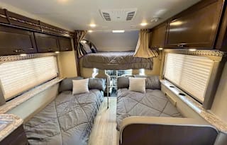 2017 Thor Motor Coach Freedom Elite