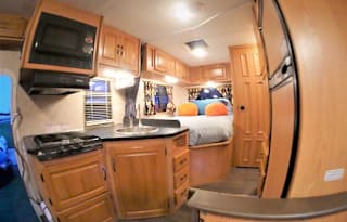 updated class c , new Engine , sleeps 5 ,