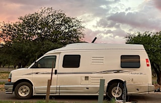 EZ drive & park Class B-2007 Roadtrek 210-Popular