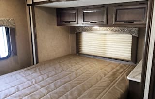 2018 Coachmen RV Freelander 28BH Ford 450