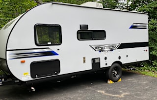 Spacious 7-Sleeper Dream on Wheels