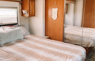 2000 Fleetwood Southwind Limited