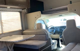 "Luxury Paws Retreat: Upscale Pet-Friendly RV
