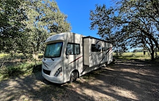 2018 Thor Motor Coach ACE 30.1 “Big Emma”