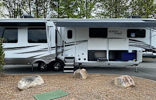 2020 Jayco North Point 377RLBH